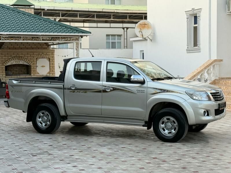 Toyota Hilux 2014 - 395 000 TMT - Балканабат - img 3