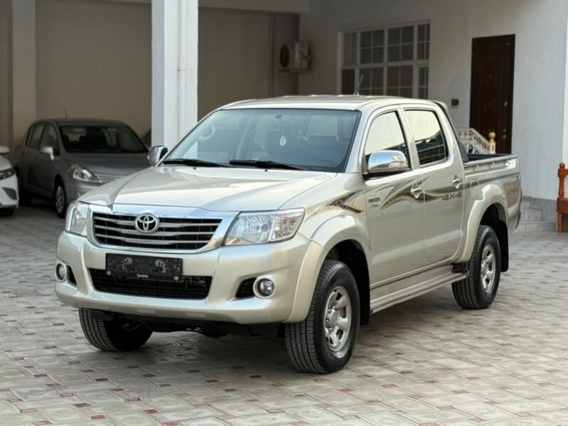 Toyota Hilux 2014 - 395 000 TMT - Балканабат - img 5