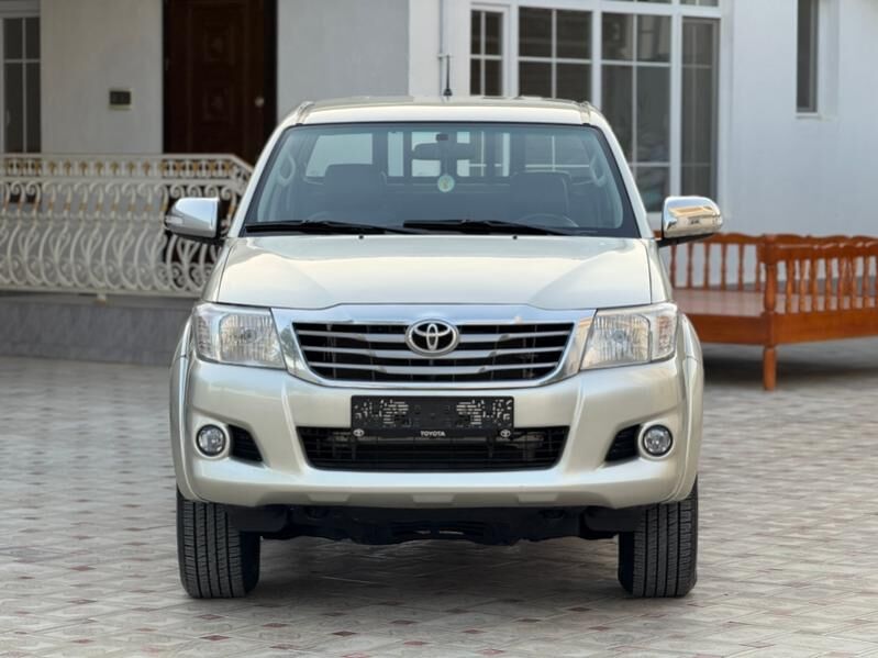 Toyota Hilux 2014 - 395 000 TMT - Балканабат - img 8
