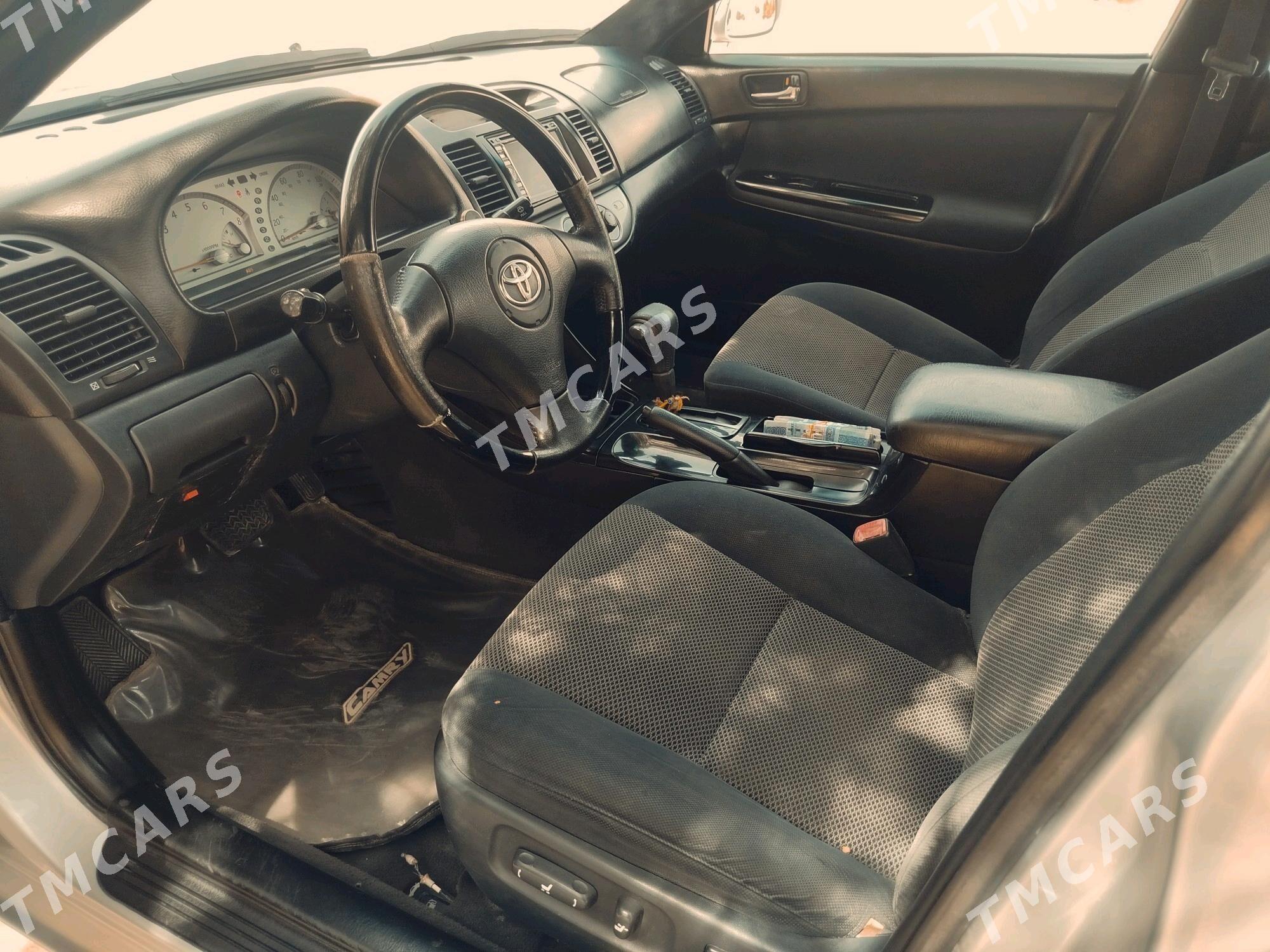 Toyota Camry 2004 - 195 000 TMT - Мары - img 9