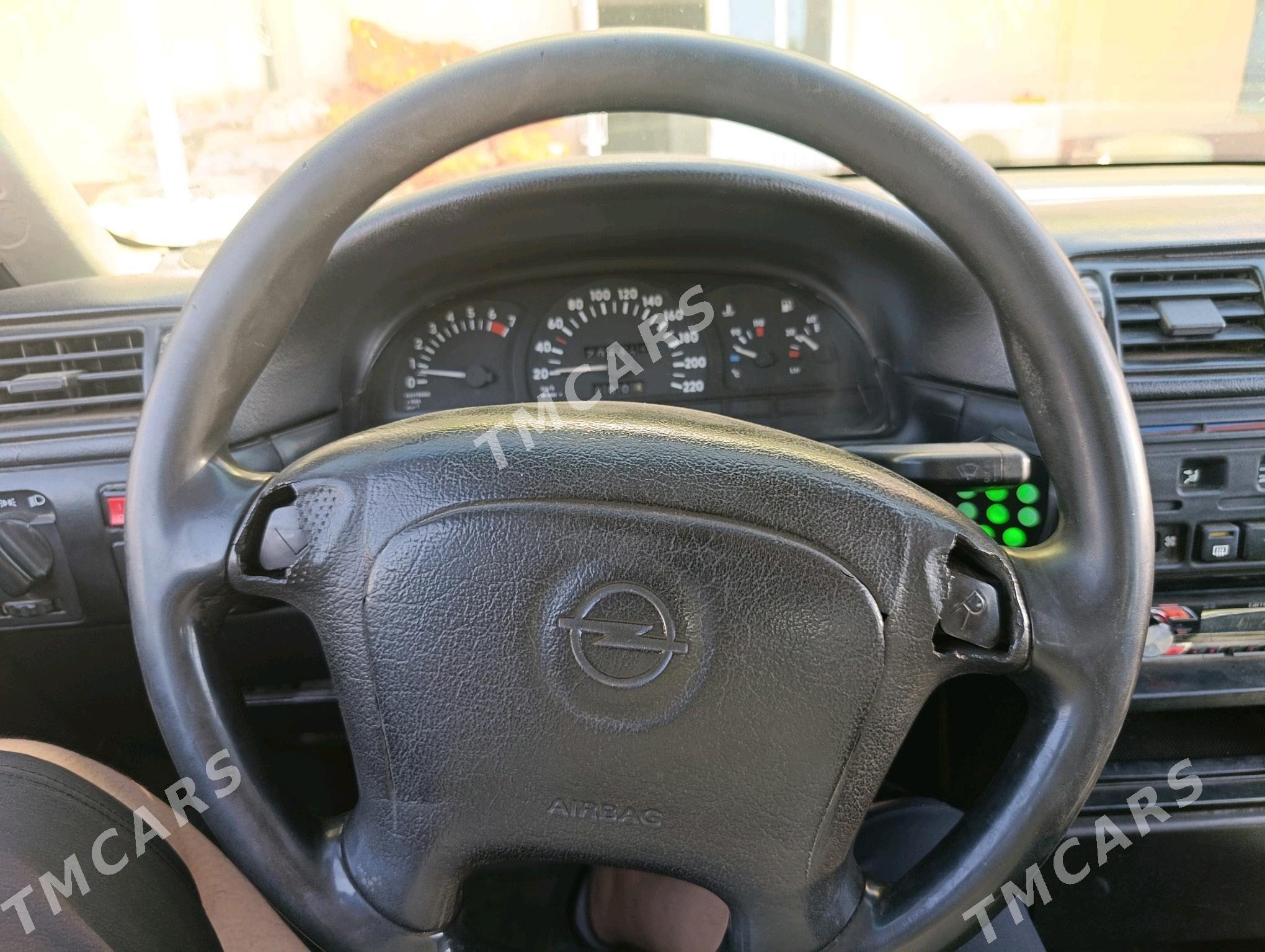 Opel Vectra 1994 - 40 000 TMT - Dänew - img 4