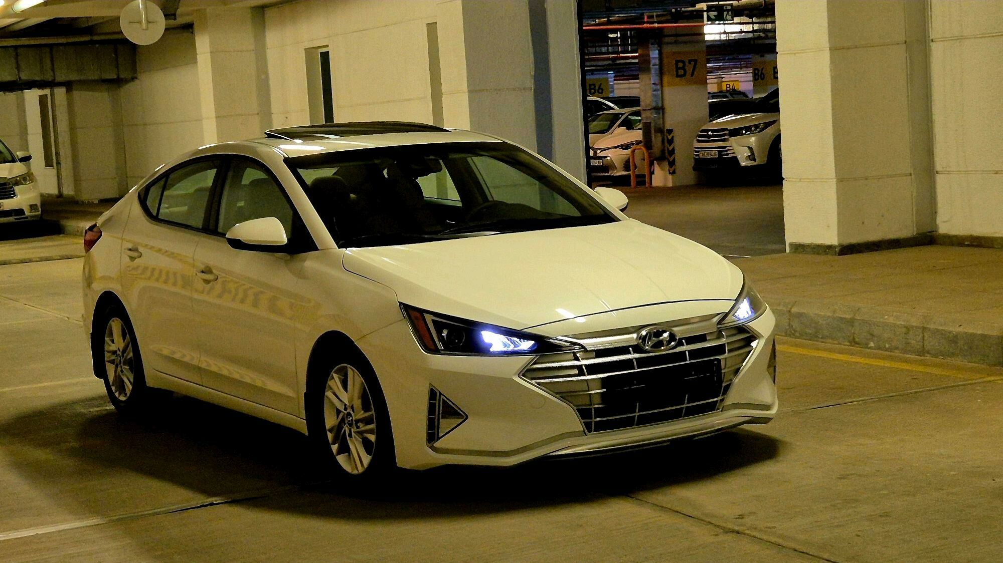Hyundai Elantra 2019 - 235 000 TMT - Aşgabat - img 9