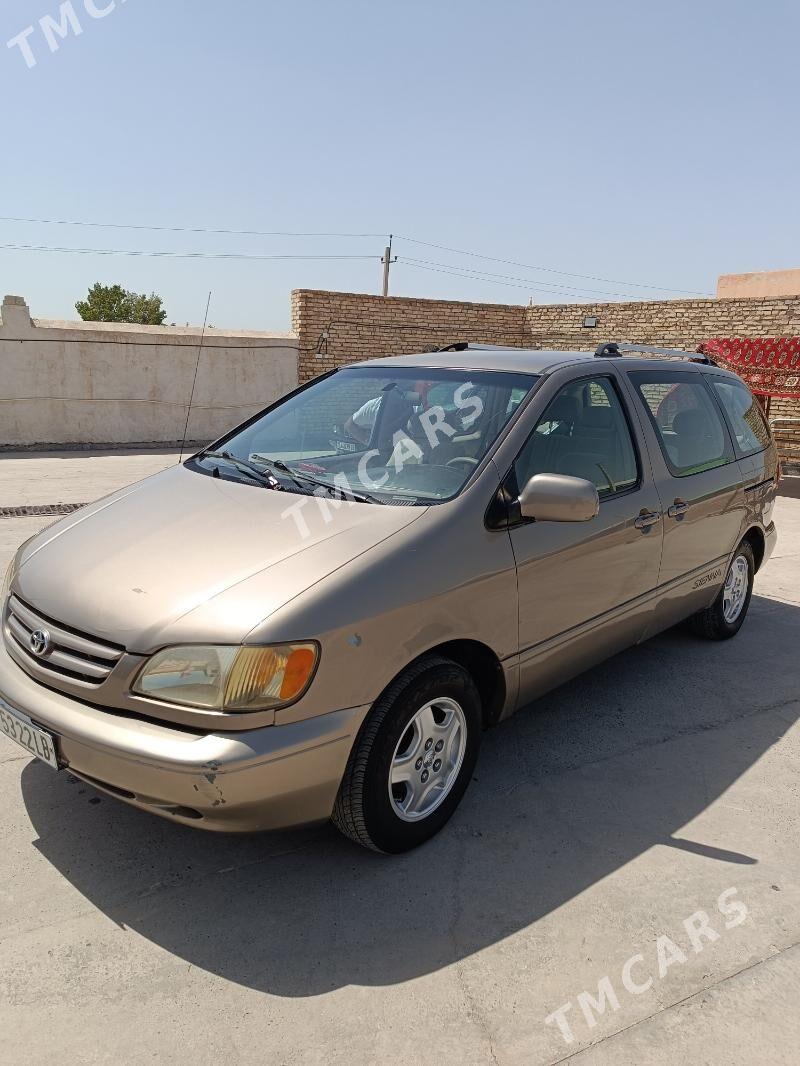 Toyota Sienna 2000 - 140 000 TMT - Farap - img 2
