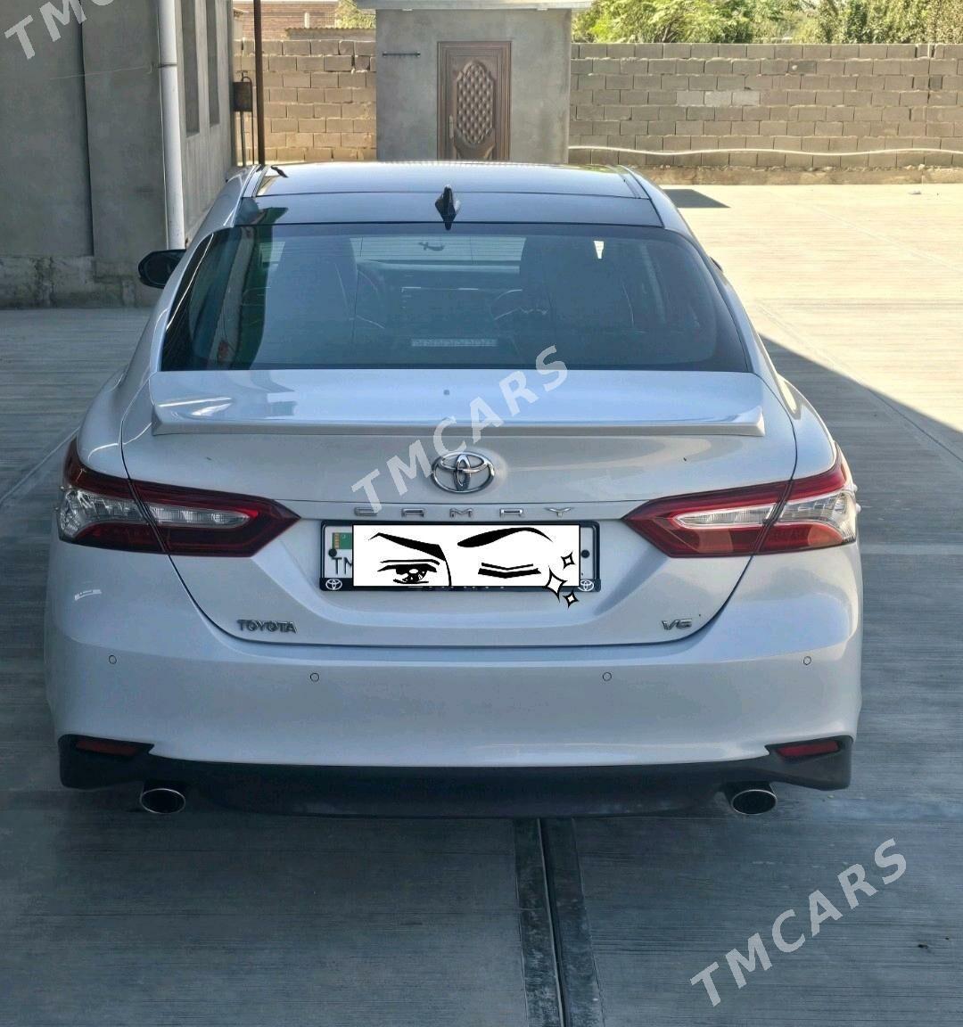 Toyota Camry 2018 - 410 000 TMT - Бахарден - img 2