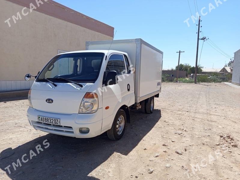 Kia Bongo 2009 - 150 000 TMT - Гурбансолтан Едже - img 2
