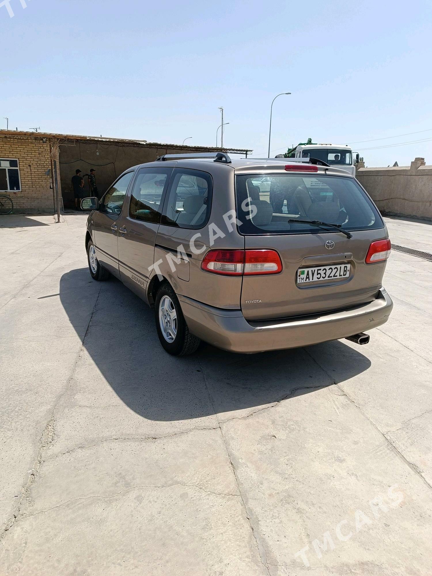 Toyota Sienna 2000 - 140 000 TMT - Farap - img 6