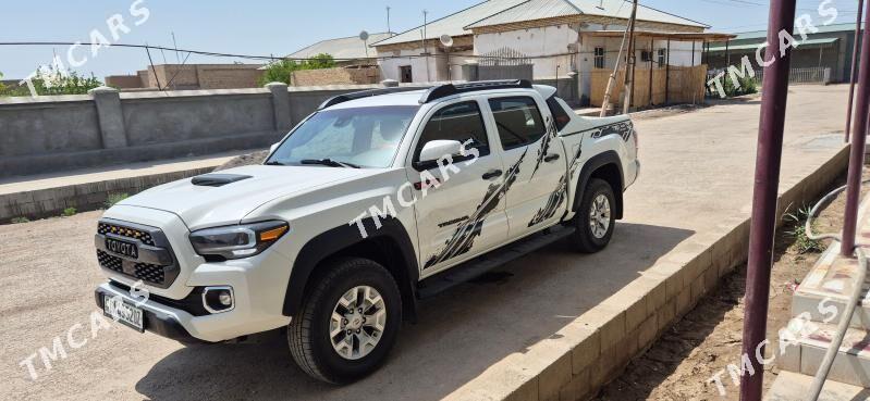 Toyota Tacoma 2022 - 500 000 TMT - Шабатский этрап - img 3
