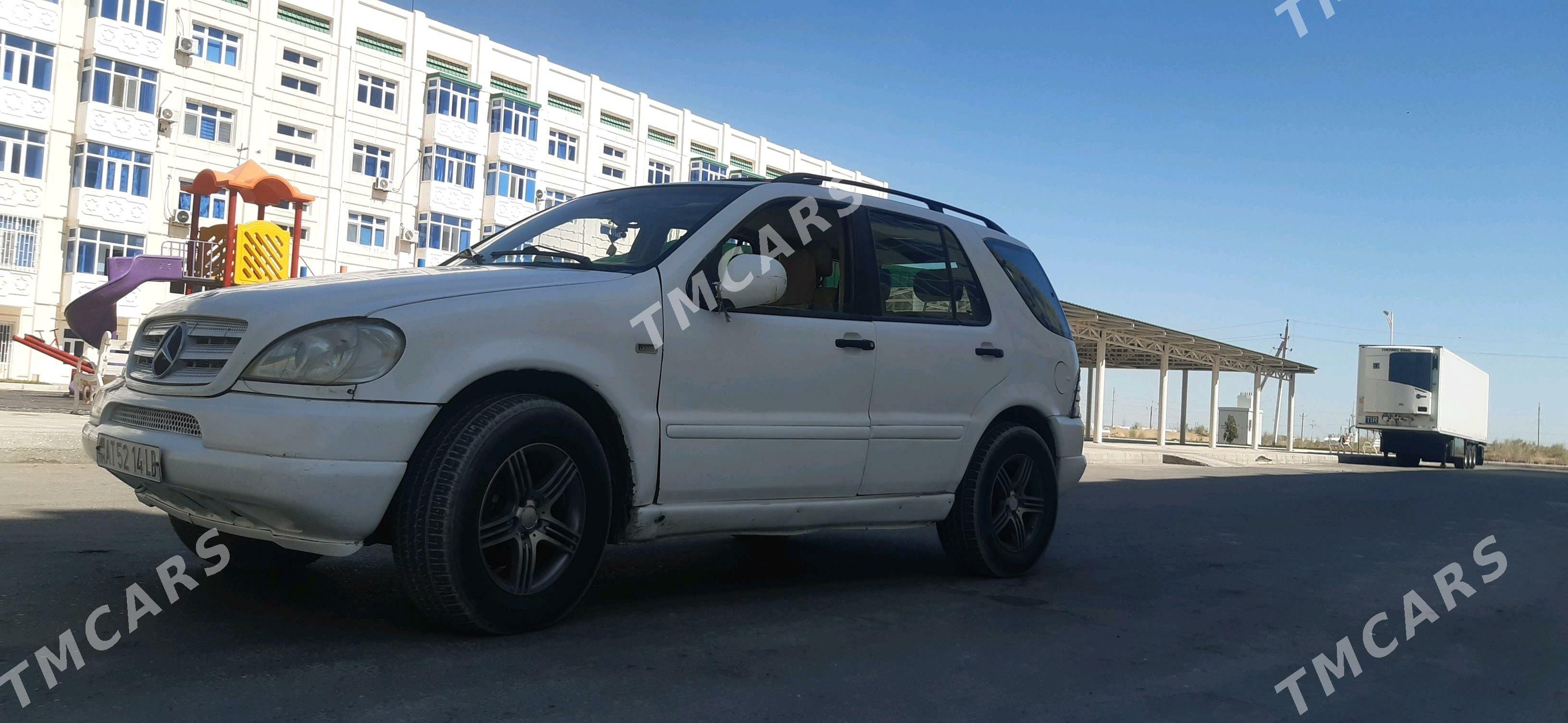 Mercedes-Benz E320 1999 - 80 000 TMT - Sakar - img 7