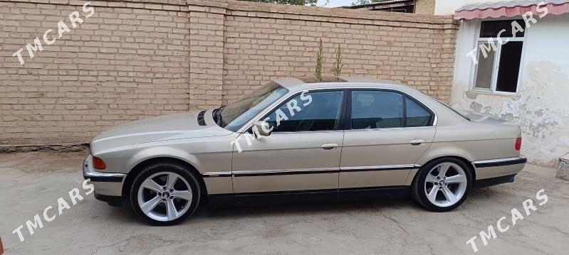 BMW 740 2000 - 44 000 TMT - Туркменабат - img 4