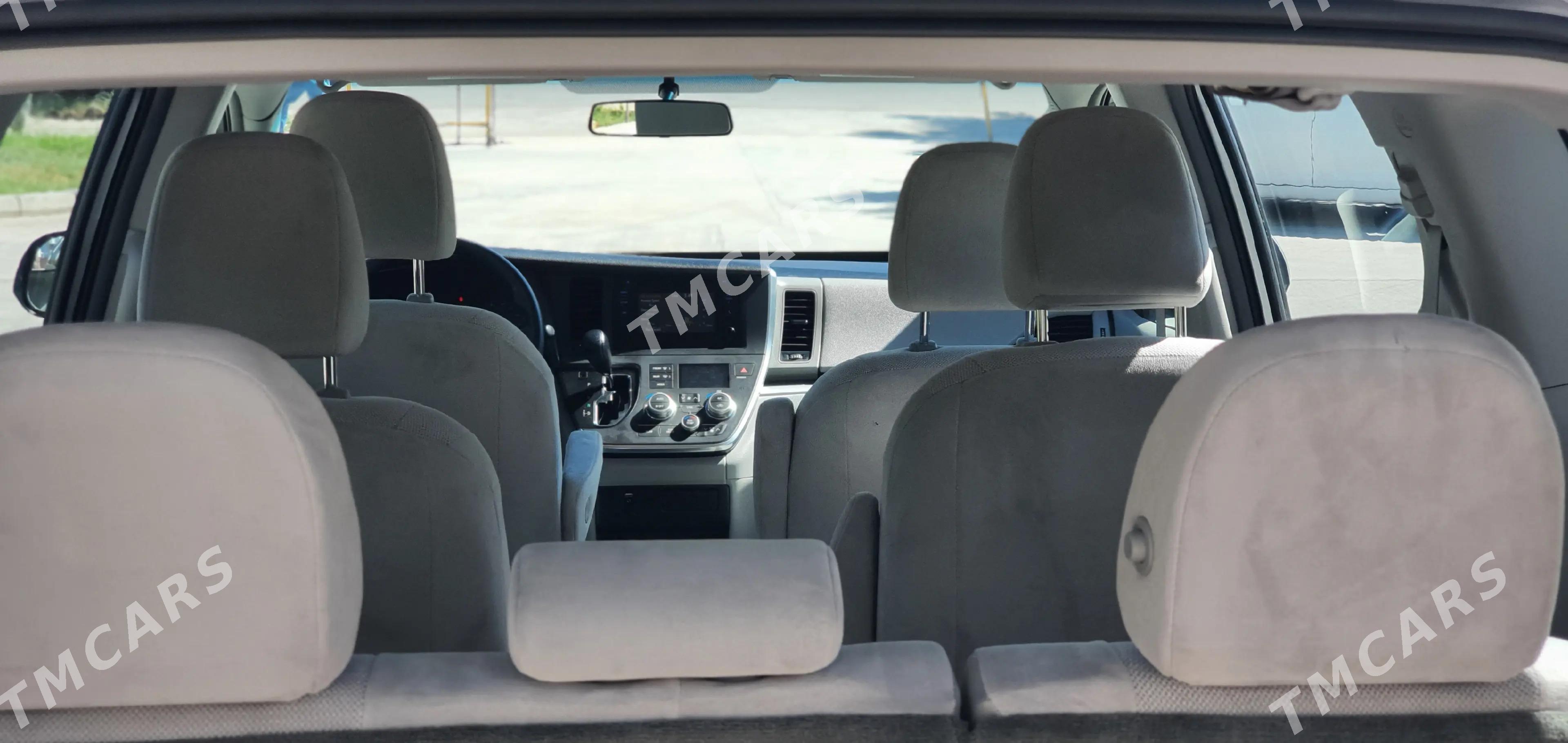 Toyota Sienna 2017 - 350 000 TMT - Türkmenabat - img 4