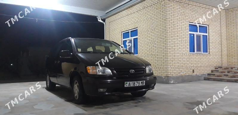 Toyota Sienna 2002 - 165 000 TMT - Мары - img 2