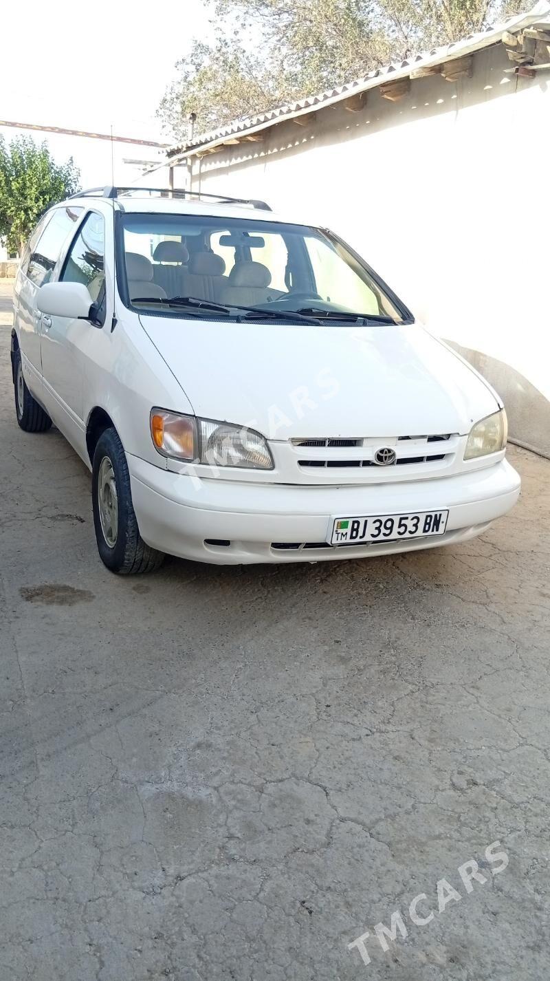 Toyota Sienna 2000 - 140 000 TMT - Magtymguly - img 8