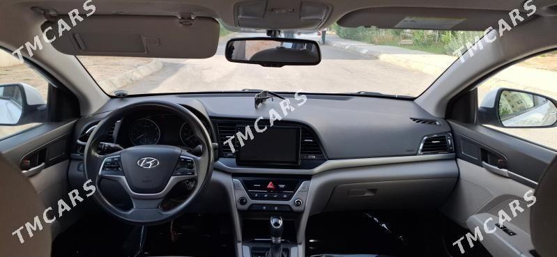 Hyundai Elantra 2017 - 205 000 TMT - Parahat 7 - img 6