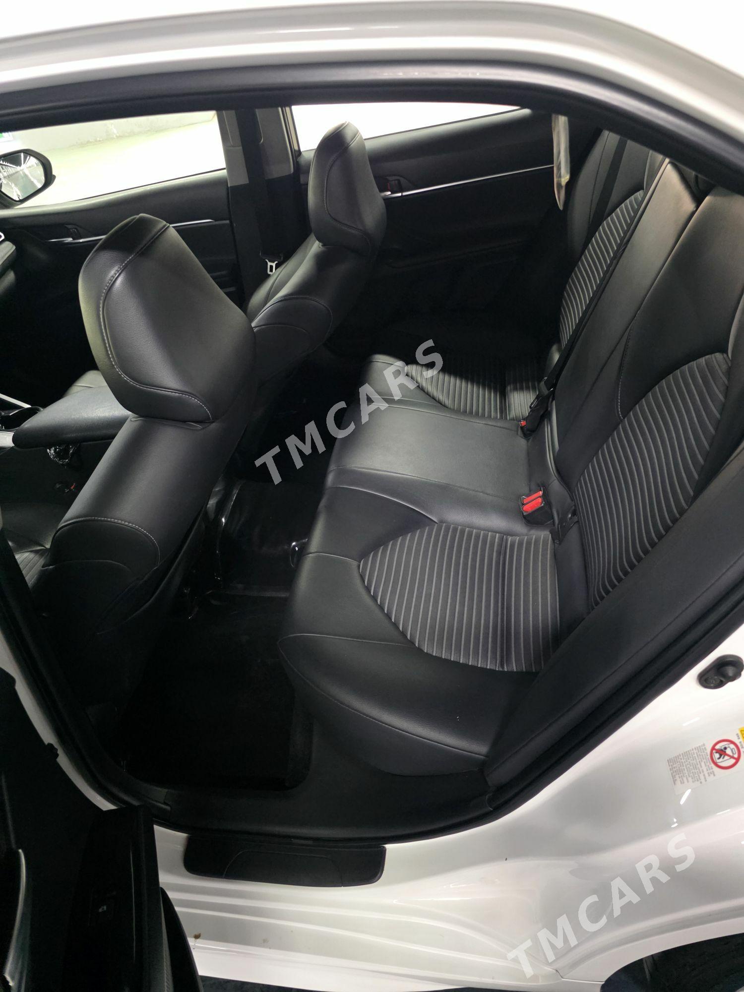 Toyota Camry 2018 - 290 000 TMT - Aşgabat - img 4