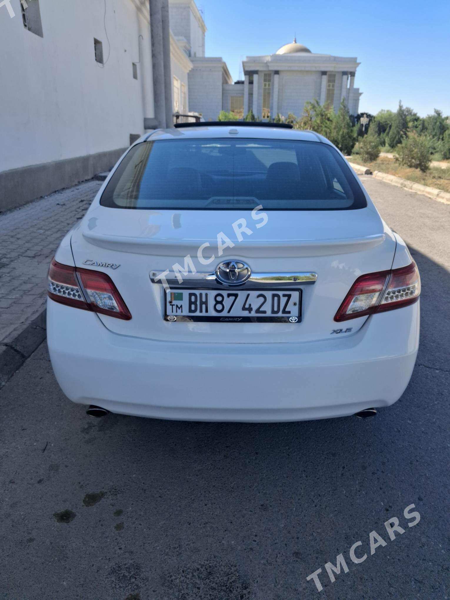 Toyota Camry 2010 - 235 000 TMT - Дашогуз - img 4