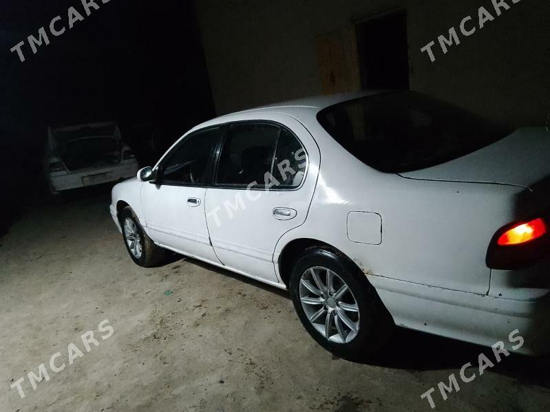 Nissan Maxima 1995 - 40 000 TMT - етр. Туркменбаши - img 2