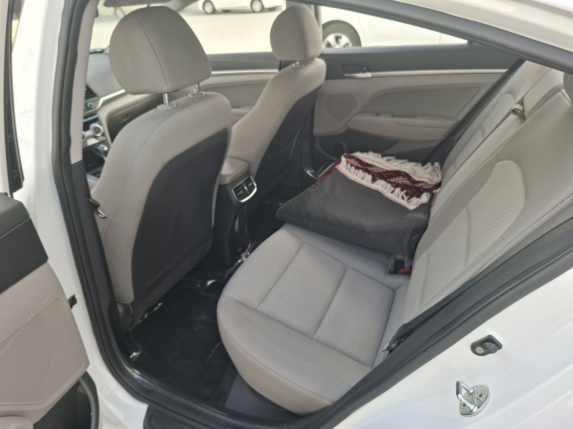 Hyundai Elantra 2019 - 200 000 TMT - Gurtly - img 8