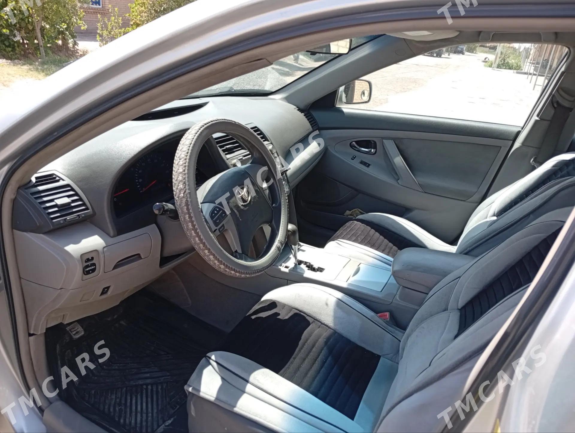 Toyota Camry 2010 - 200 000 TMT - Дянев - img 2