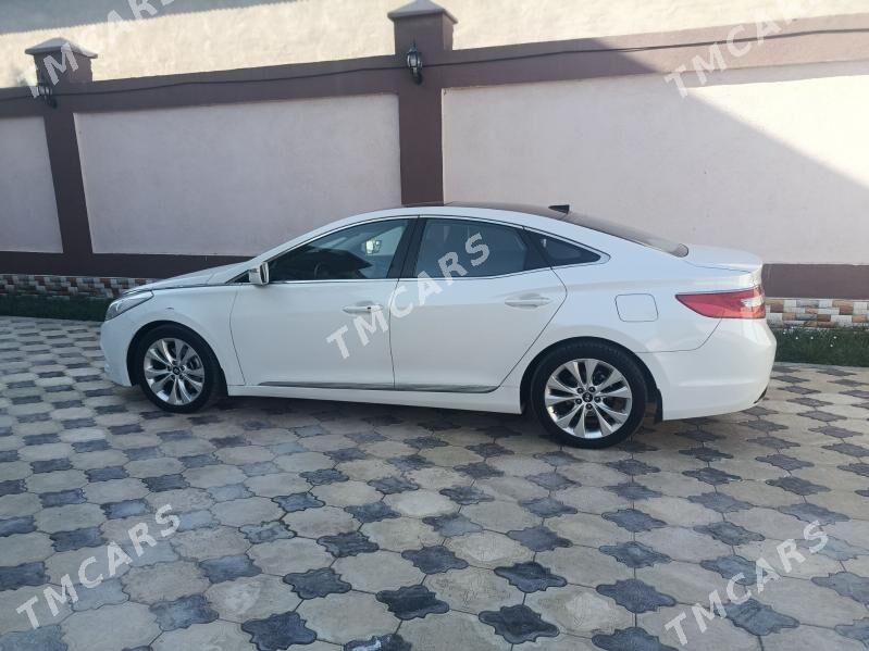 Hyundai Azera 2014 - 270 000 TMT - Фарап - img 2