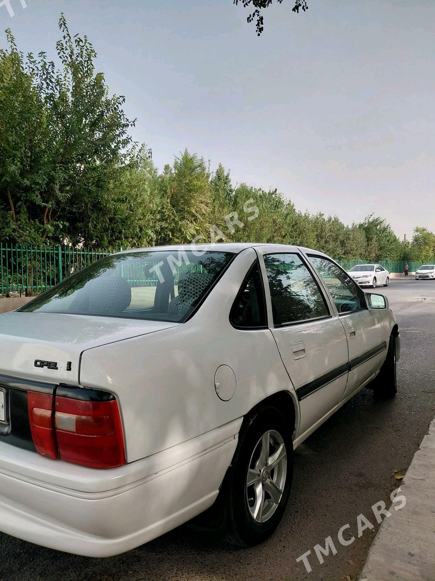 Opel Vectra 1993 - 40 000 TMT - Анев - img 3