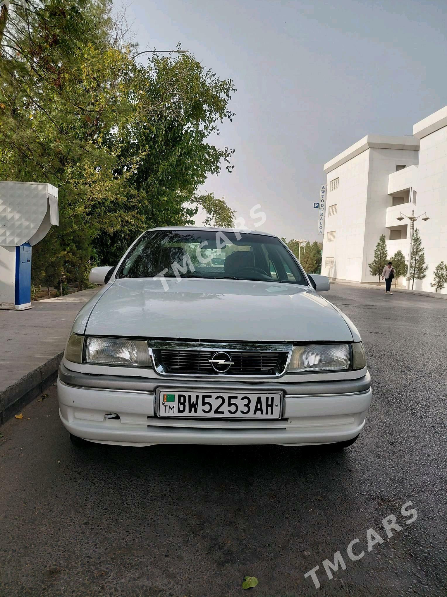 Opel Vectra 1993 - 40 000 TMT - Анев - img 4