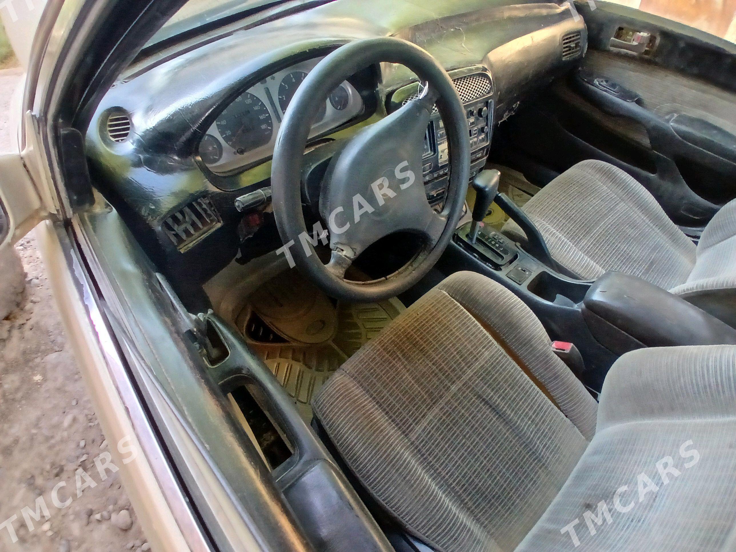 Toyota Carina 1993 - 25 000 TMT - Мургап - img 3