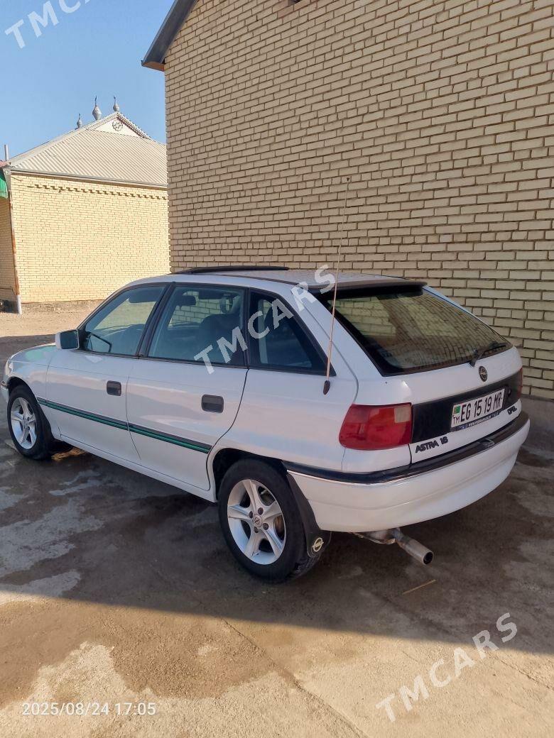Opel Astra 1993 - 40 000 TMT - Murgap - img 2