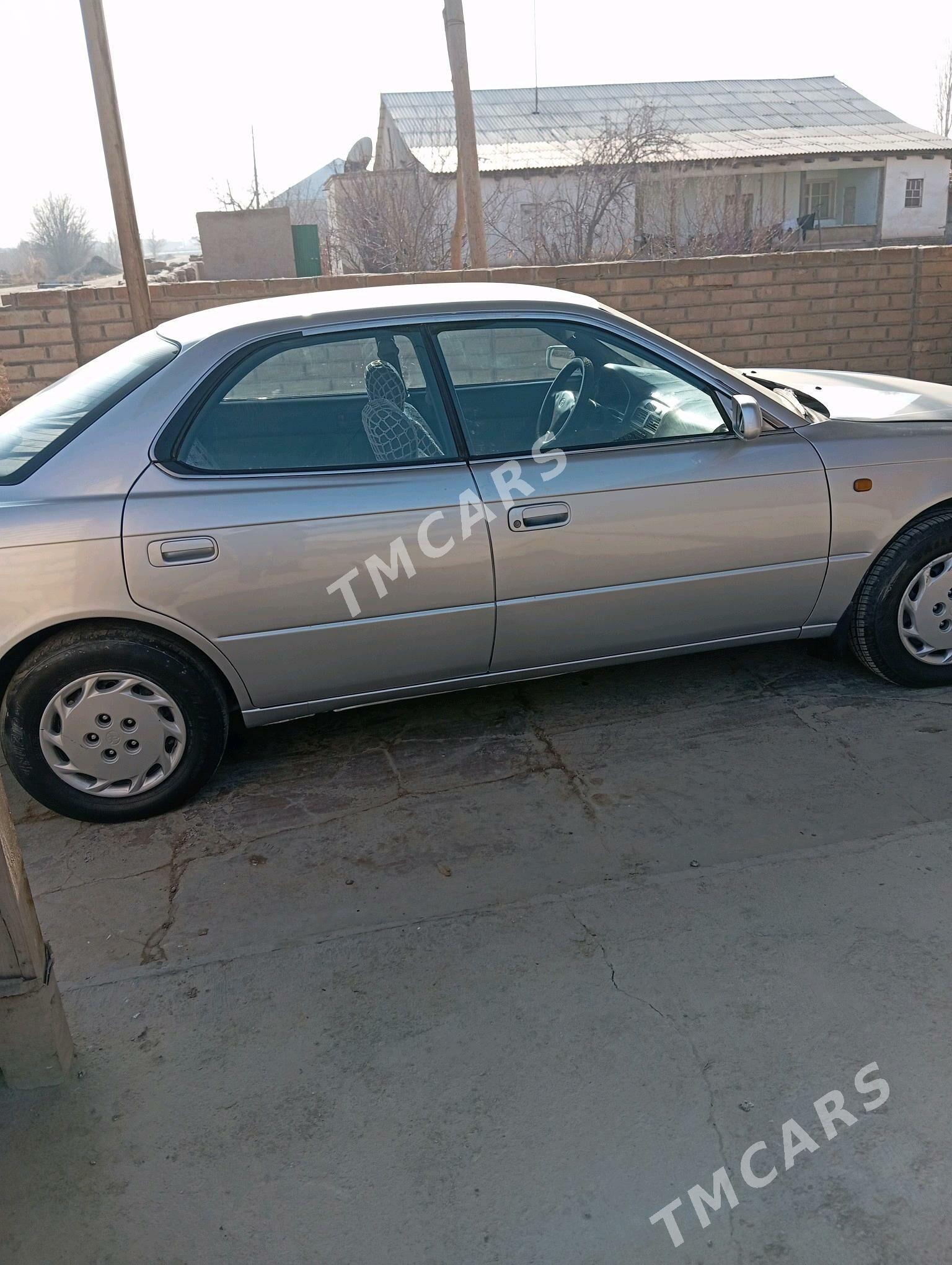 Toyota Vista 1995 - 70 000 TMT - Гурбансолтан Едже - img 4