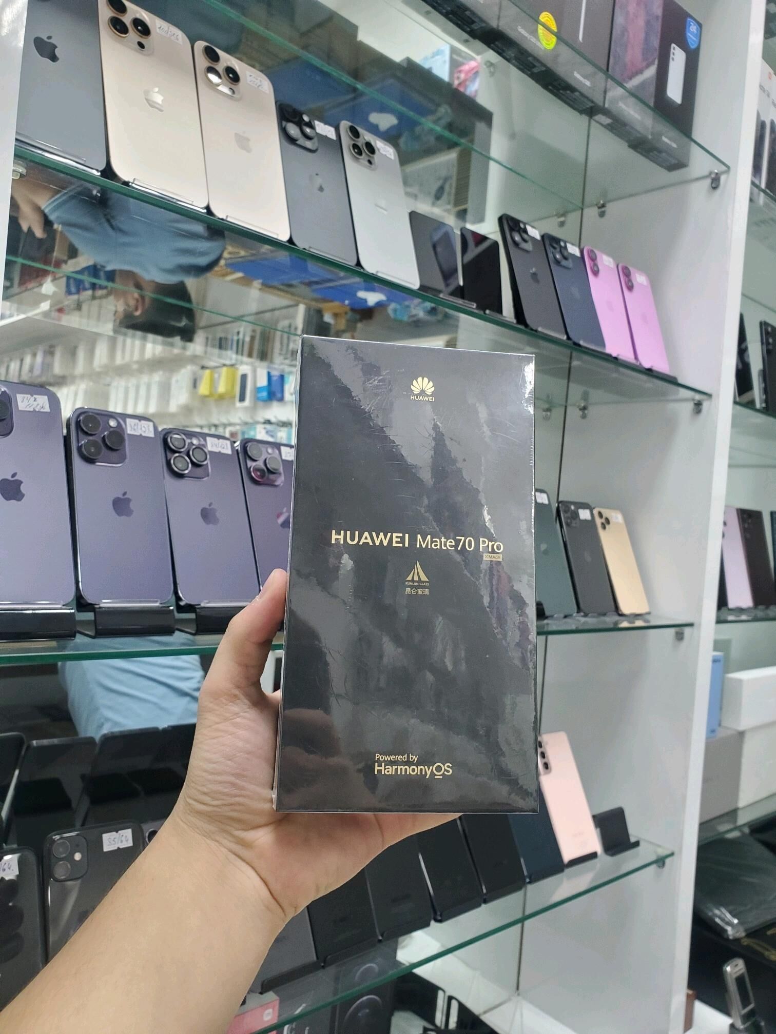 Huawei Mate 70 pro 12/512gb - Garaşsyzlygyň 15 ýyllygy Söwda Merkezi - img 2