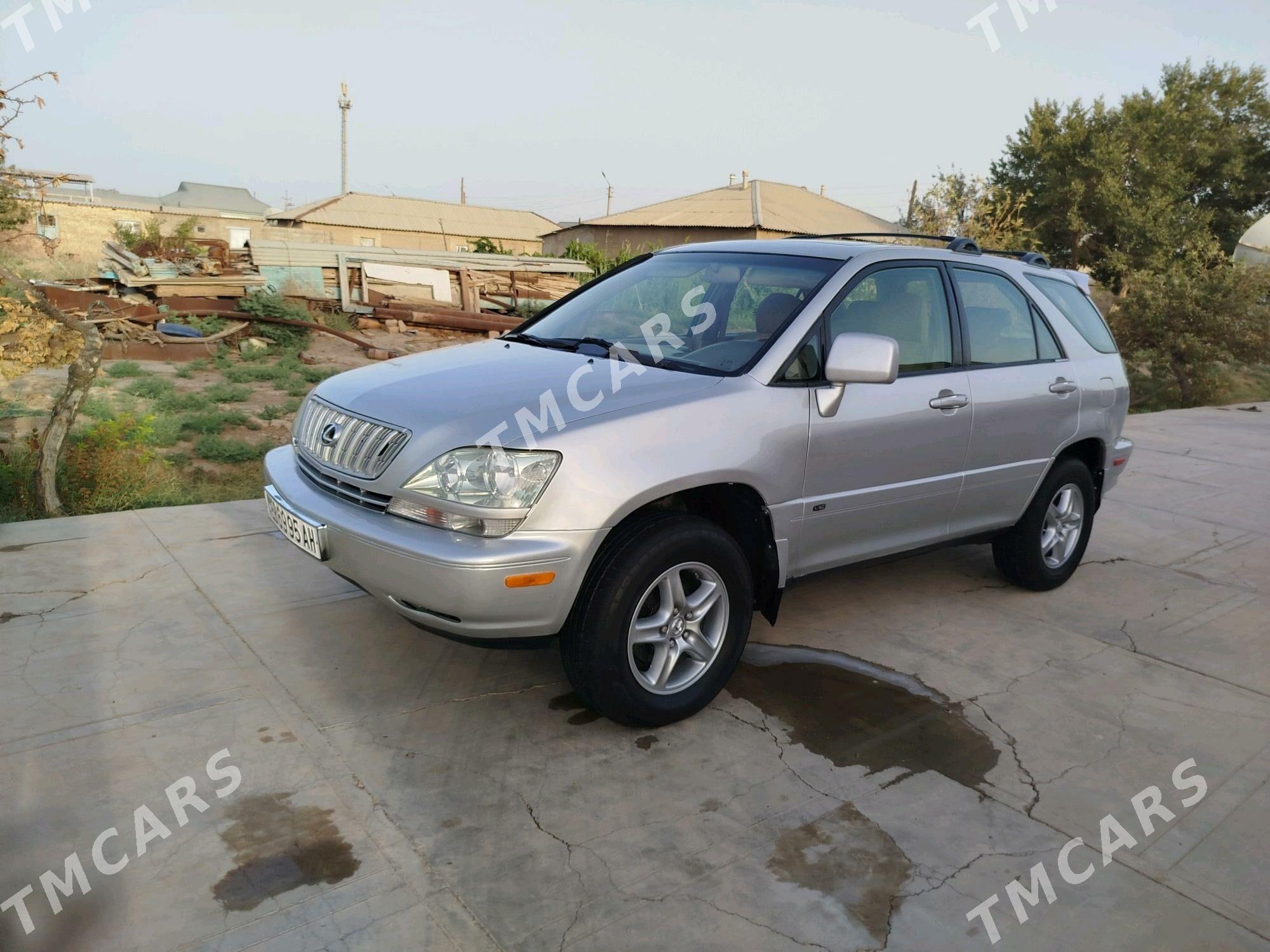 Lexus RX 300 2002 - 180 000 TMT - Серахс - img 9