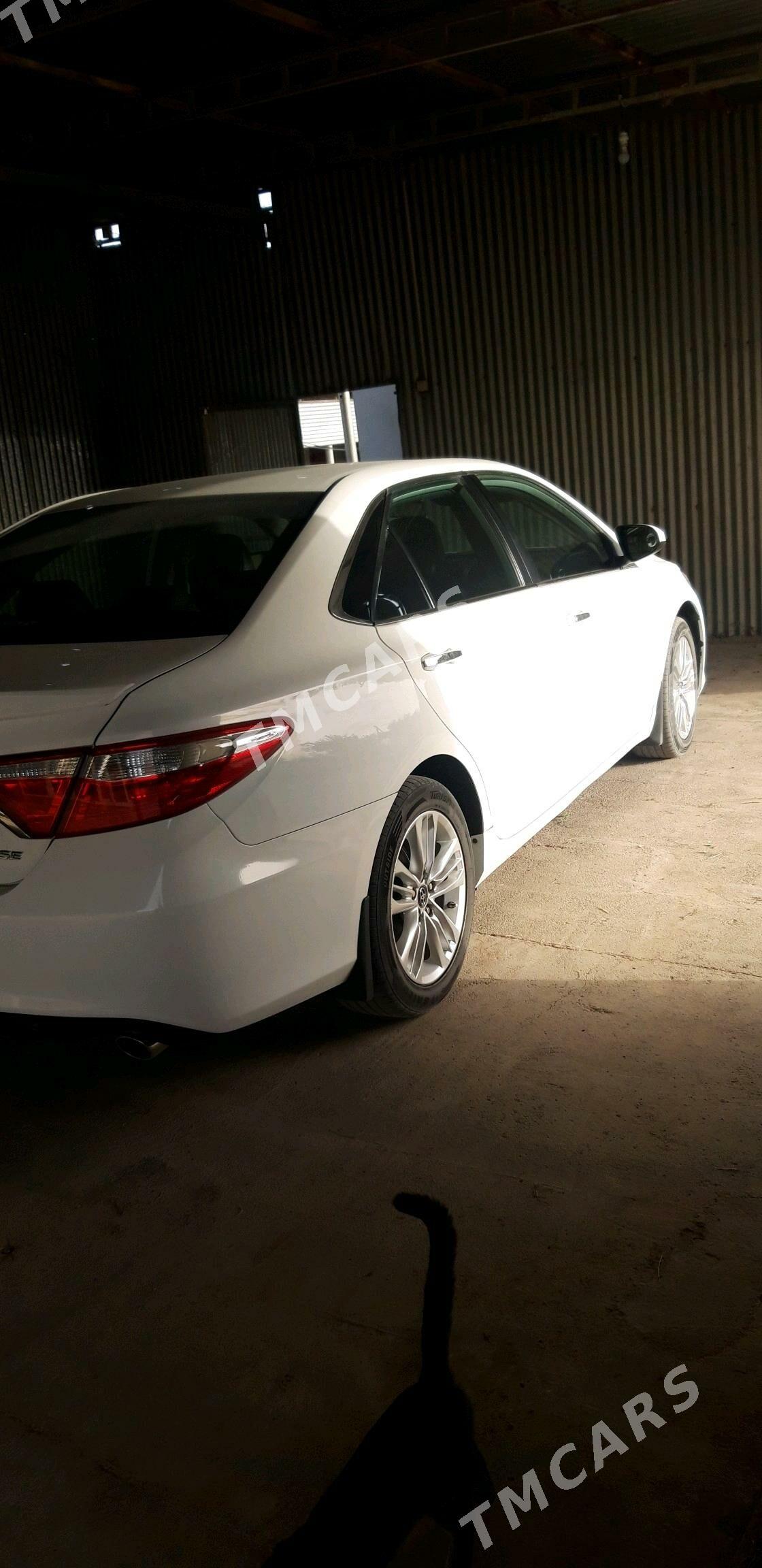 Toyota Camry 2017 - 235 000 TMT - Ýaşlyk - img 2