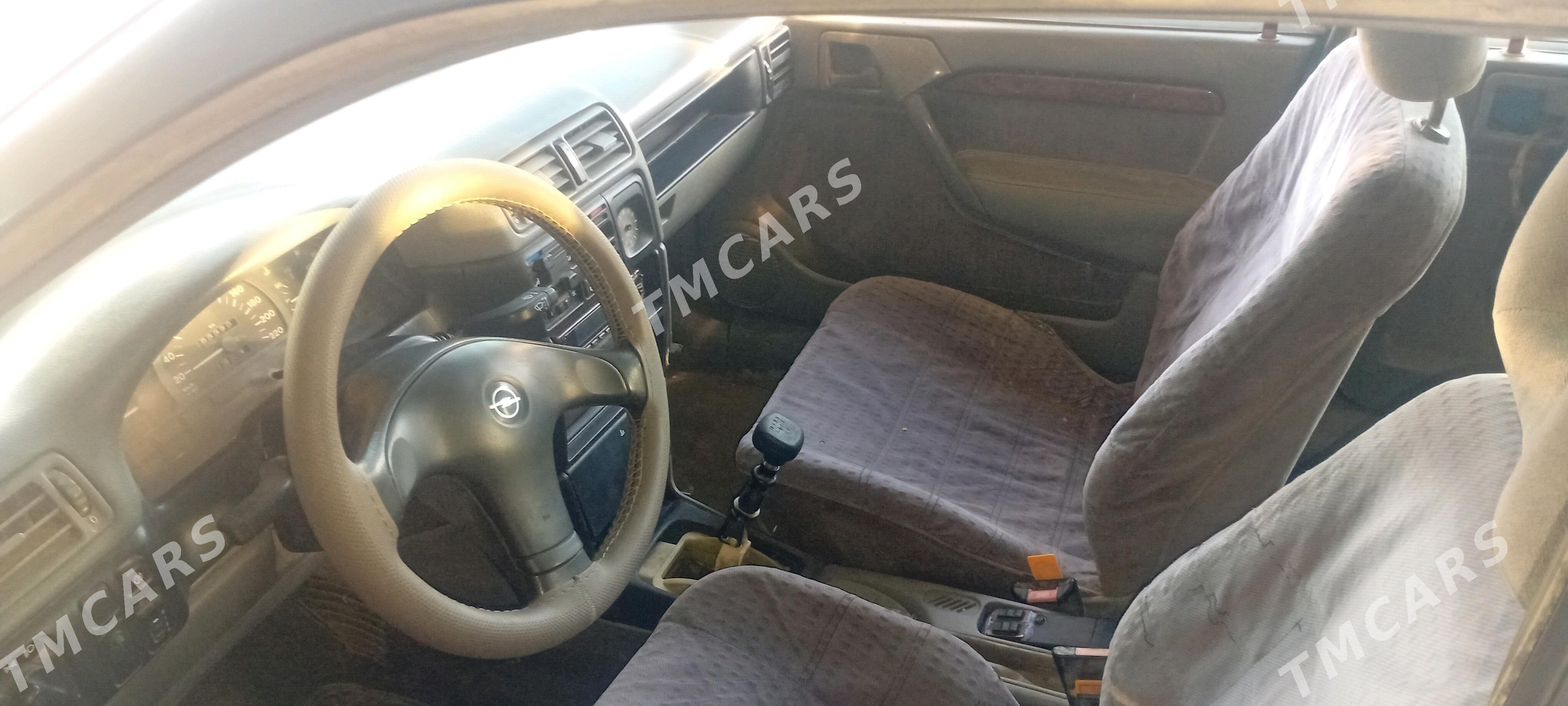 Opel Vectra 1992 - 40 000 TMT - Gurbansoltan Eje - img 5
