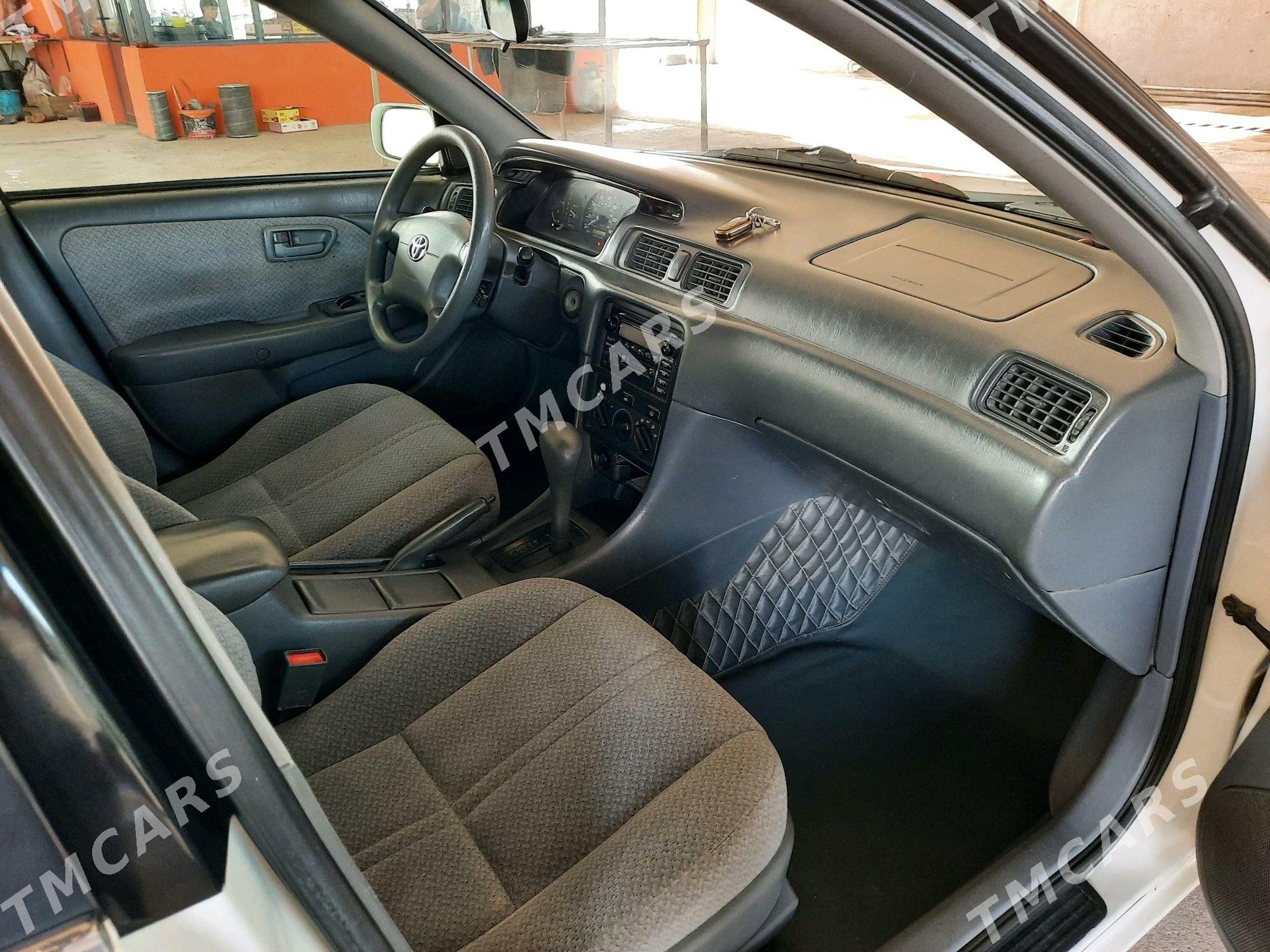 Toyota Camry 2001 - 138 000 TMT - Байрамали - img 5