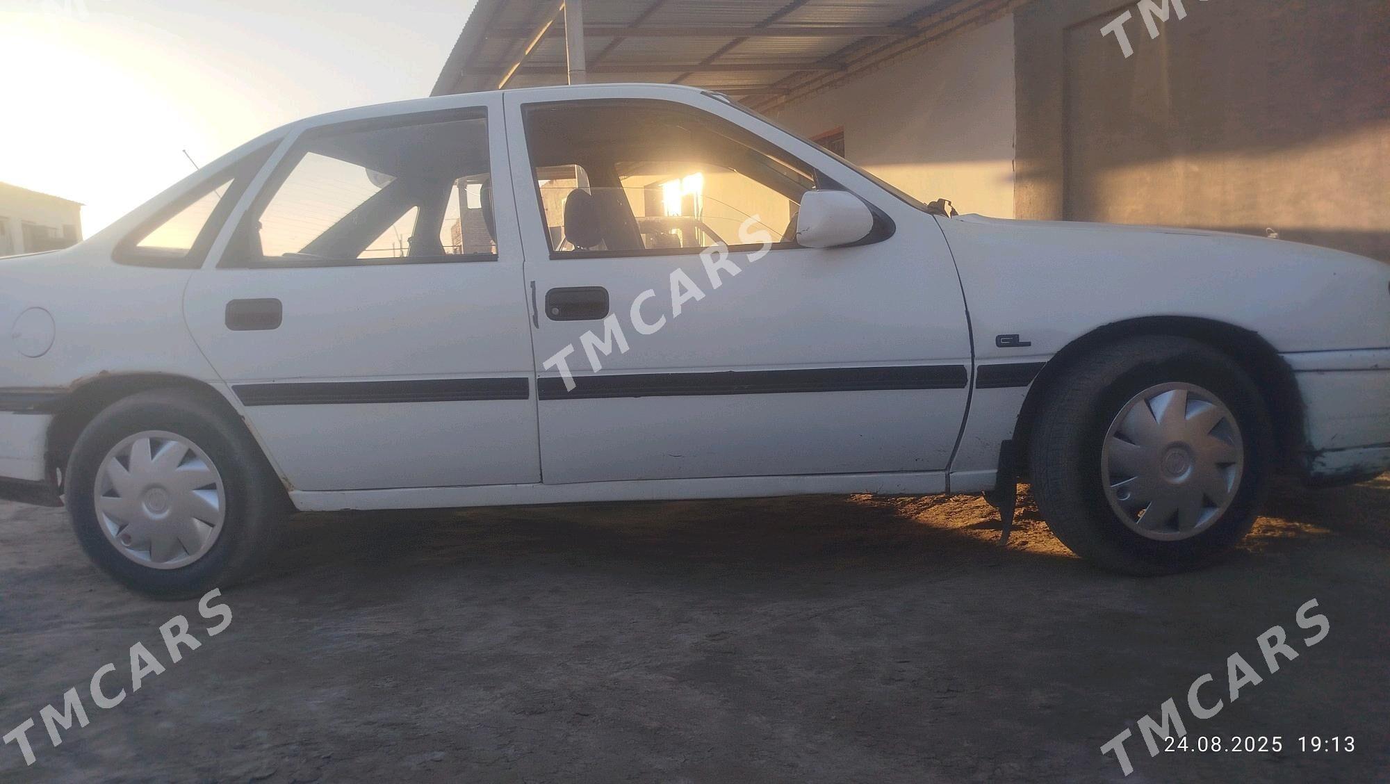 Opel Vectra 1992 - 30 000 TMT - Гурбансолтан Едже - img 3