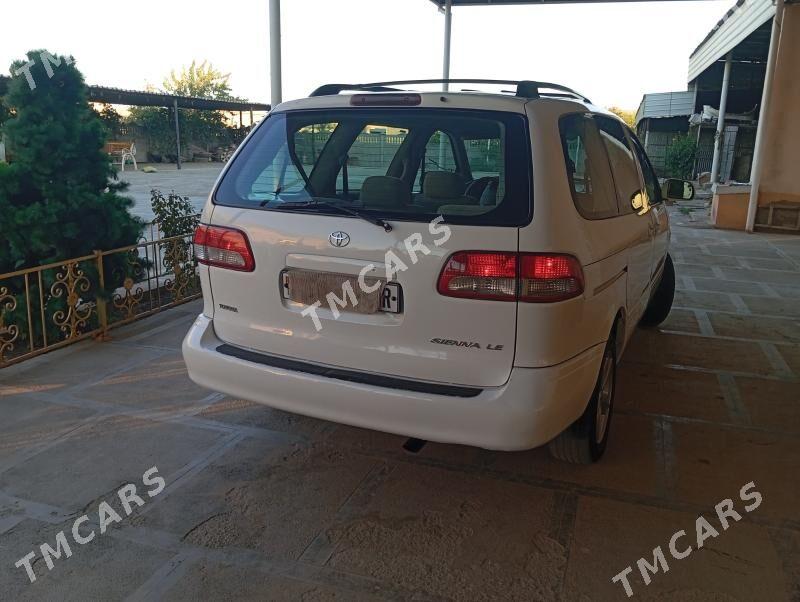 Toyota Sienna 2002 - 175 000 TMT - Мары - img 4