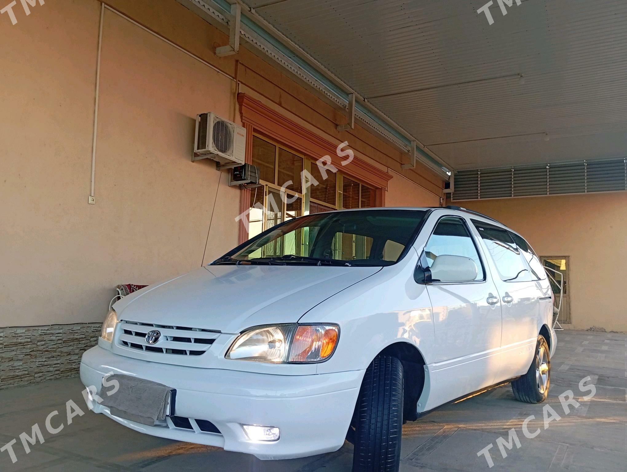 Toyota Sienna 2002 - 175 000 TMT - Мары - img 6