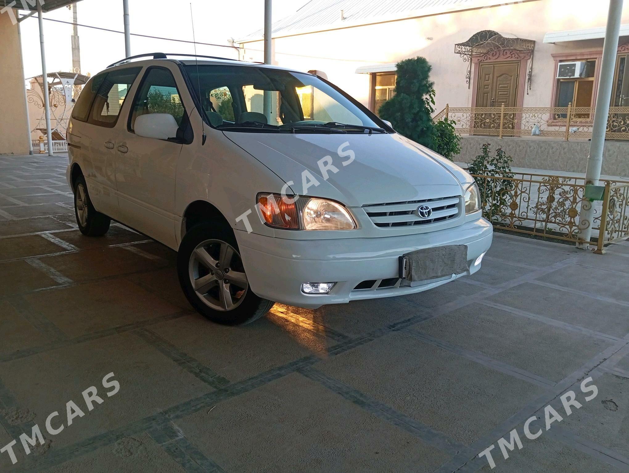 Toyota Sienna 2002 - 175 000 TMT - Мары - img 9