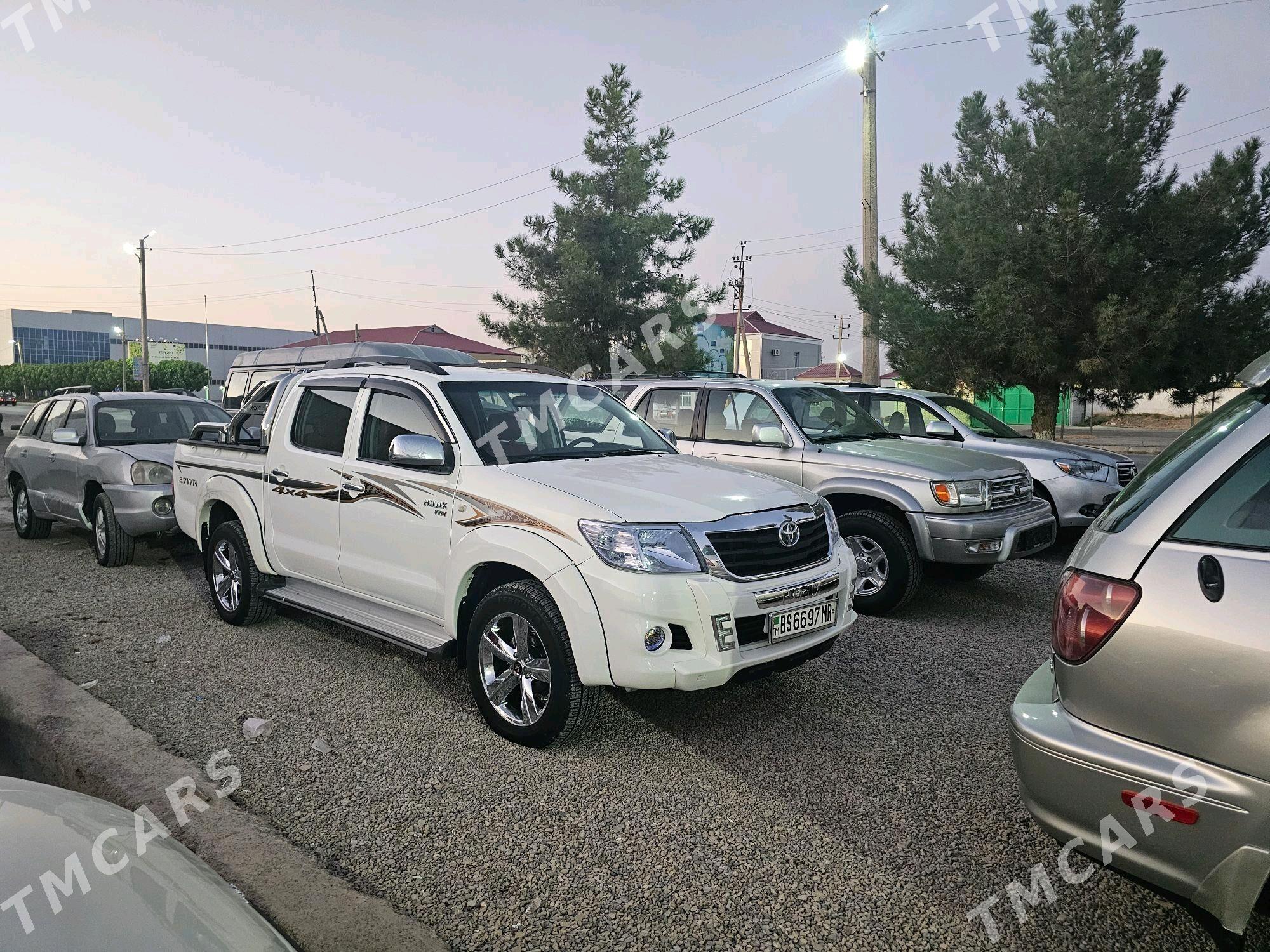 Toyota Hilux 2010 - 220 000 TMT - Мары - img 2