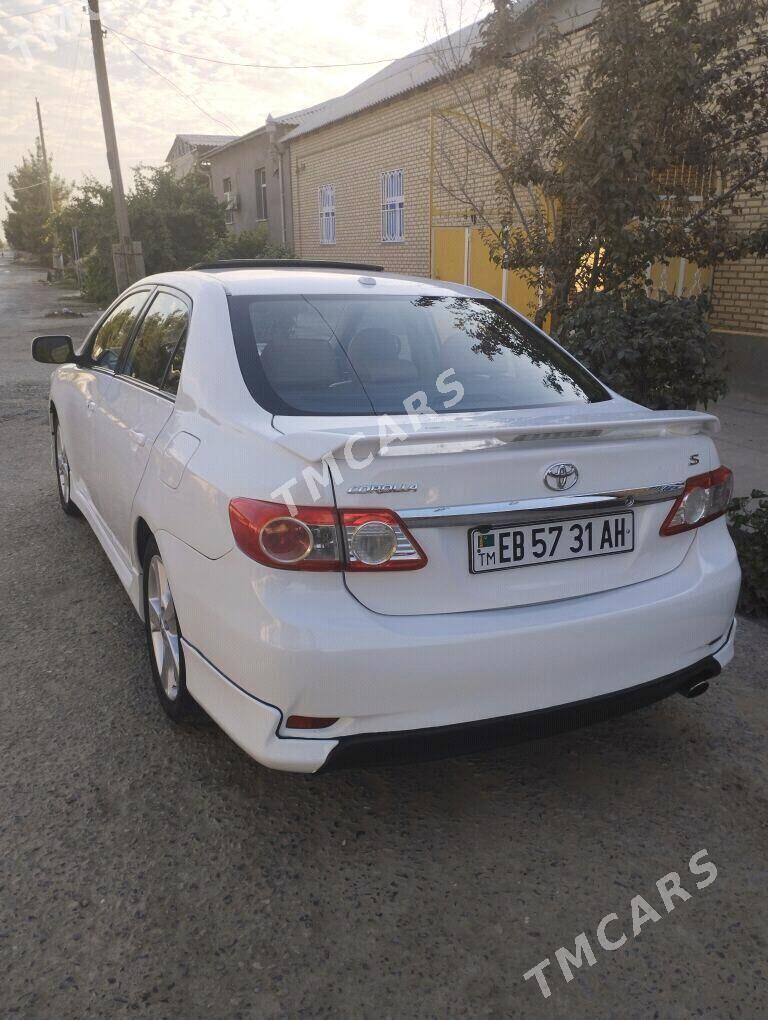 Toyota Corolla 2013 - 170 000 TMT - Теджен - img 4