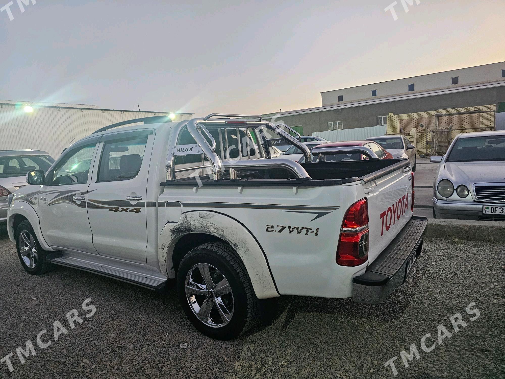 Toyota Hilux 2010 - 220 000 TMT - Мары - img 4