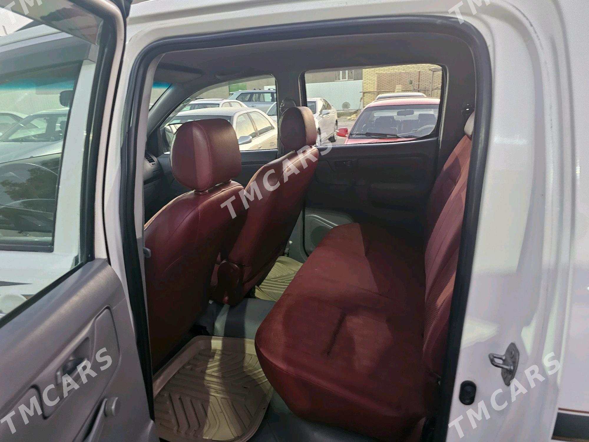 Toyota Hilux 2010 - 220 000 TMT - Мары - img 6