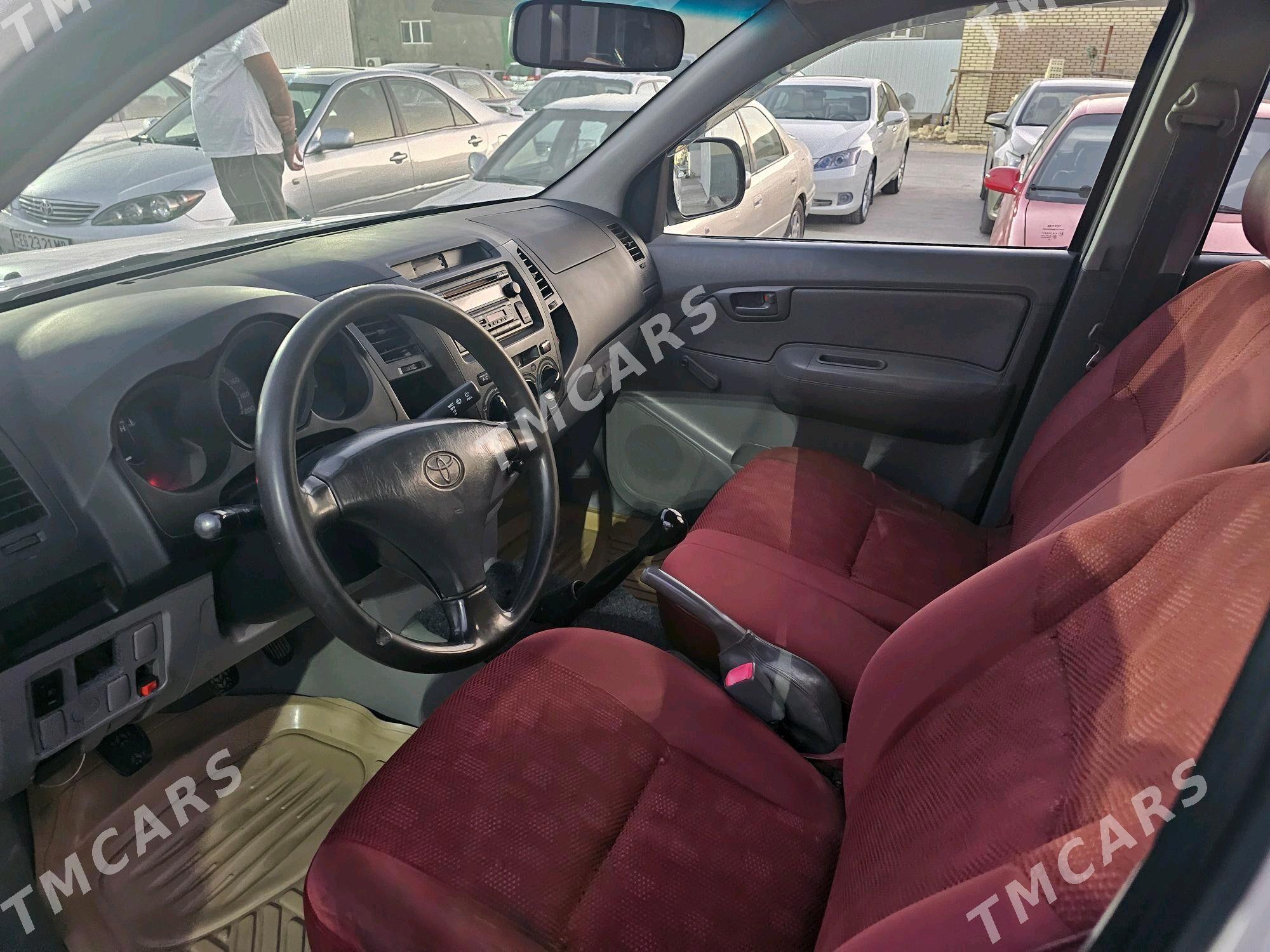 Toyota Hilux 2010 - 220 000 TMT - Мары - img 7