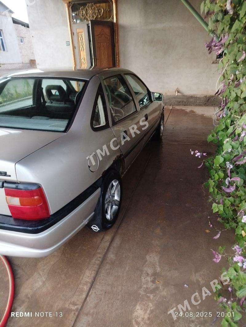 Opel Vectra 1993 - 50 000 TMT - Гурбансолтан Едже - img 4