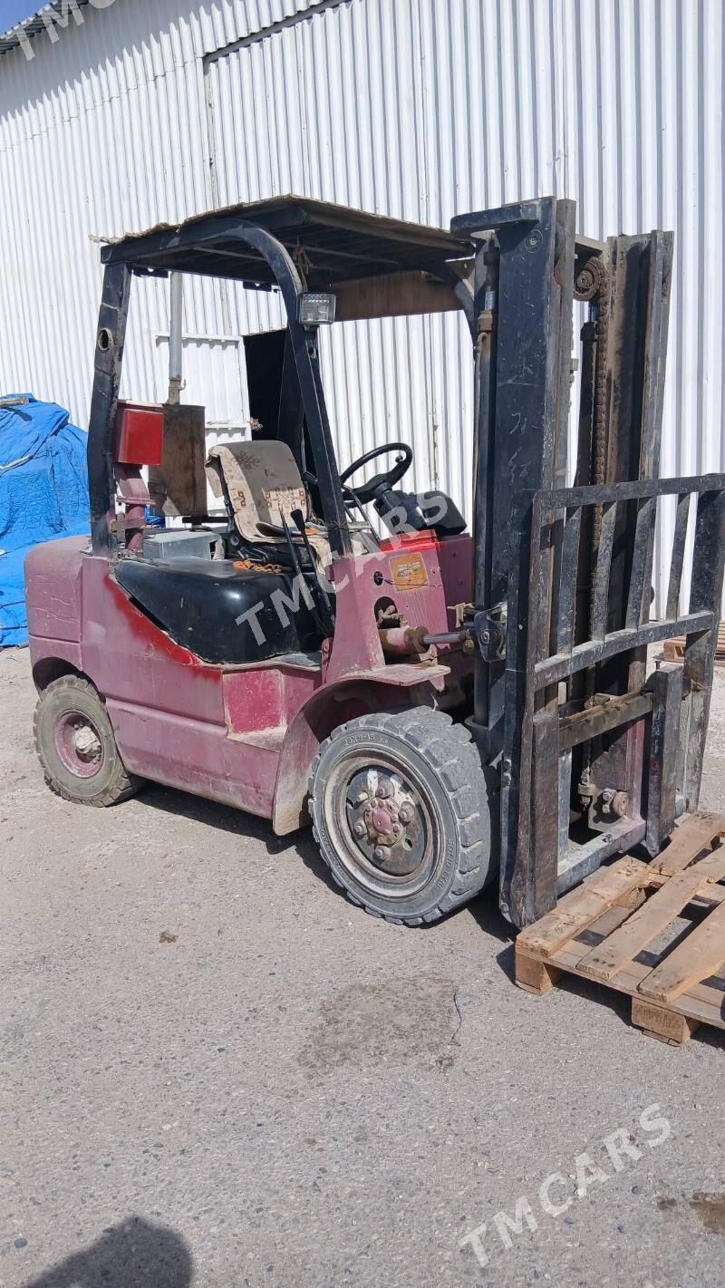 Kara Forklift 2013 - 85 000 TMT - Балканабат - img 3