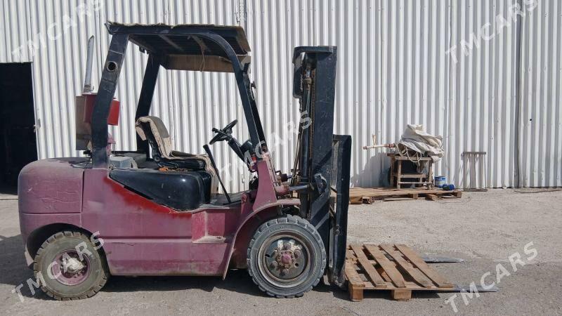 Kara Forklift 2013 - 85 000 TMT - Балканабат - img 4