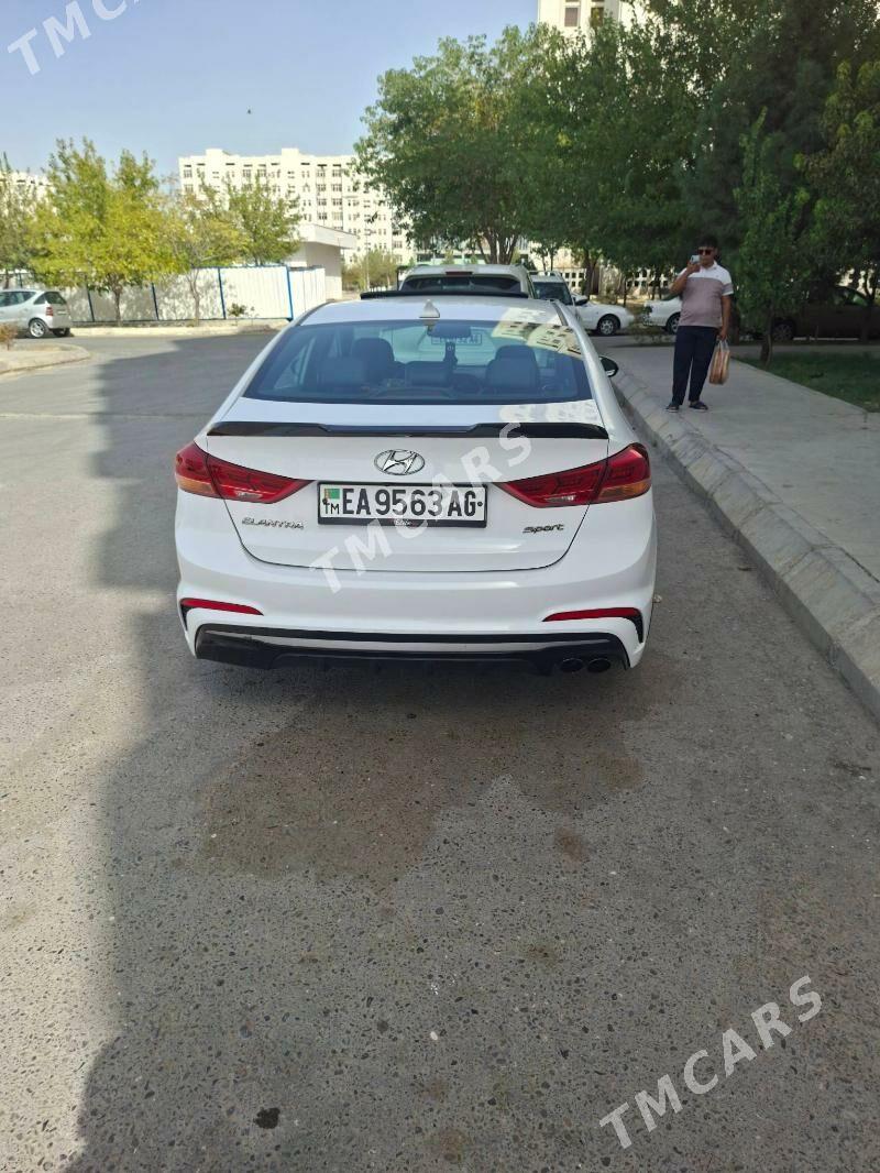 Hyundai Elantra 2018 - 238 000 TMT - Parahat 7 - img 2