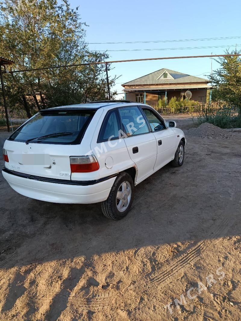Opel Astra 1993 - 32 000 TMT - етр. Туркменбаши - img 4
