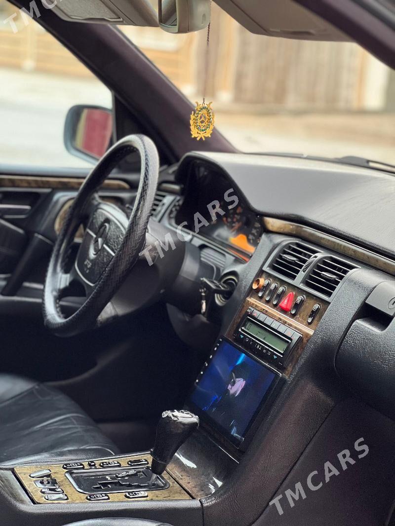 Mercedes-Benz E320 1998 - 96 000 TMT - Balkanabat - img 4