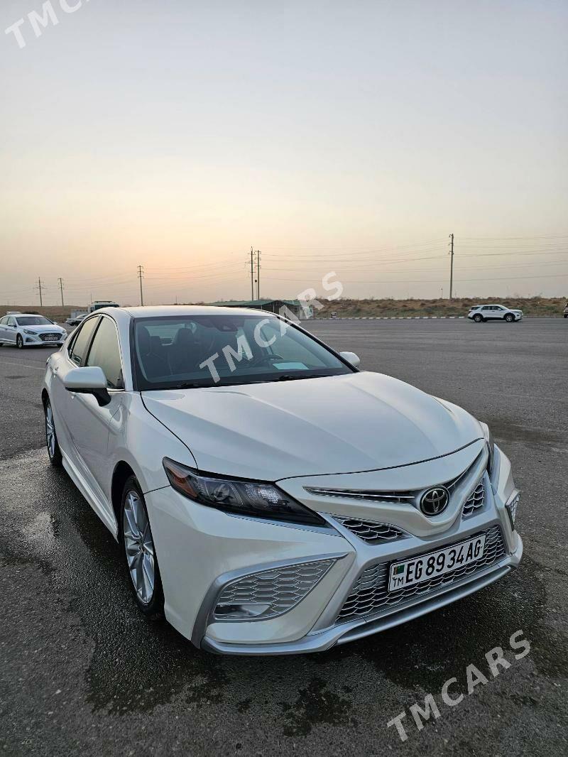 Toyota Camry 2022 - 295 000 TMT - Ашхабад - img 2