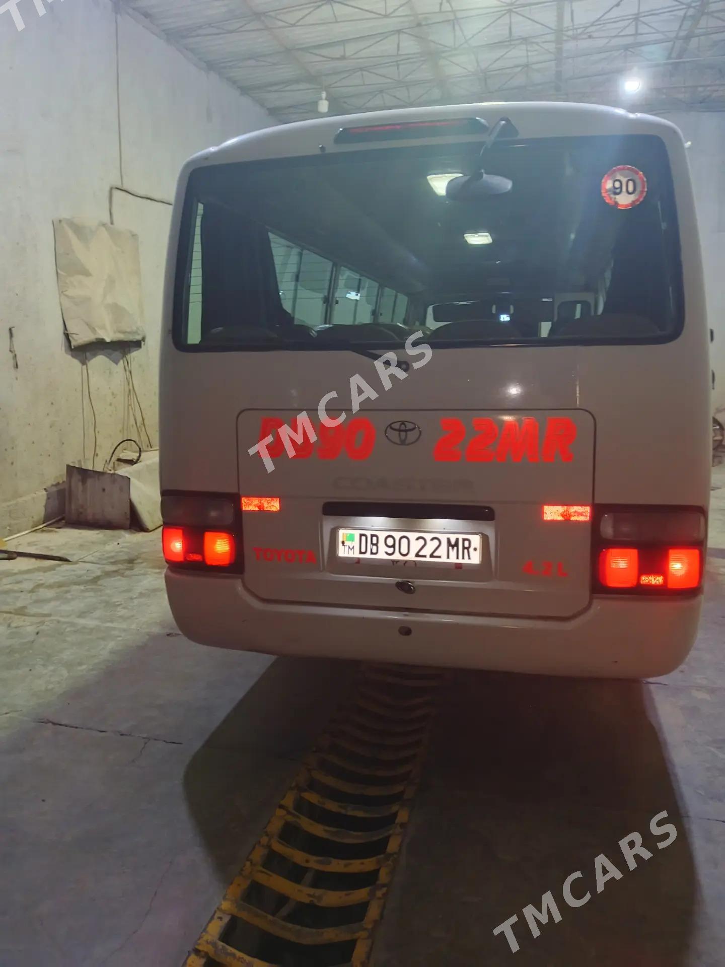 Toyota Coaster 2010 - 360 000 TMT - Мары - img 2